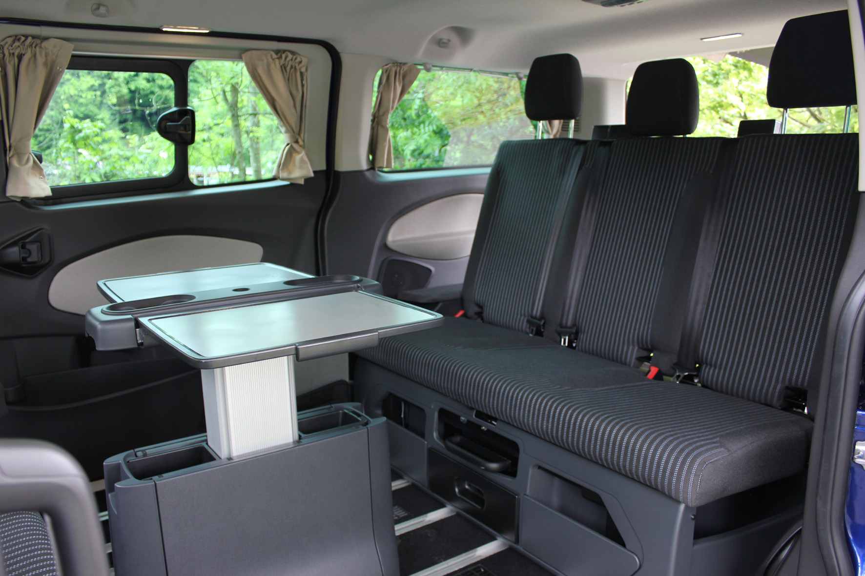 Ford Tourneo Custom Zubehor Tisch